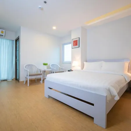The Kinn Bangkok Exterior photo